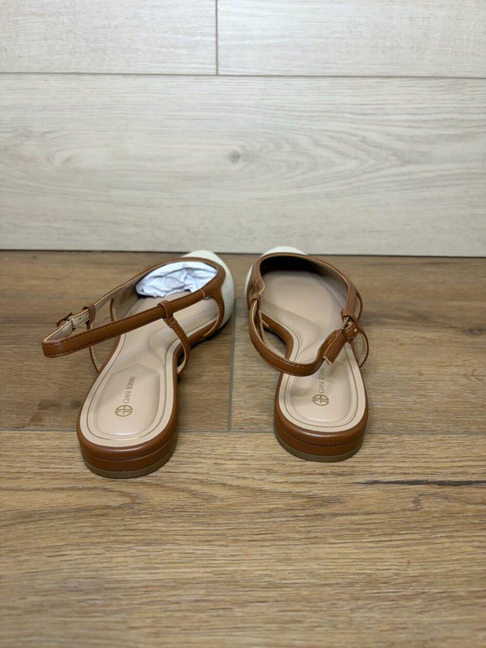 Giani Bernini Umaac Snip Toe Slingback Flats Brown White 8.5M - Picture 4 of 8